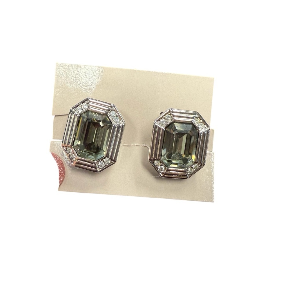 Avon “Broadway Lights” Silver and Black gemstone clip Earrings NIB vintage 1986